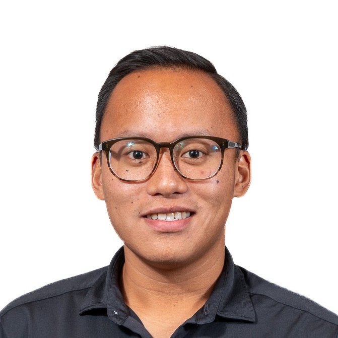 Headshot photo of Zachary Espiritu.